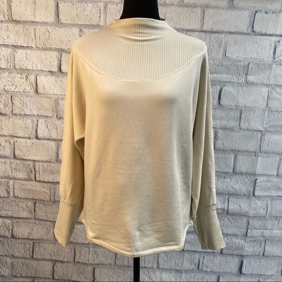 Amour Vert Nadav Sweatshirt NWOT - Picture 2 of 6